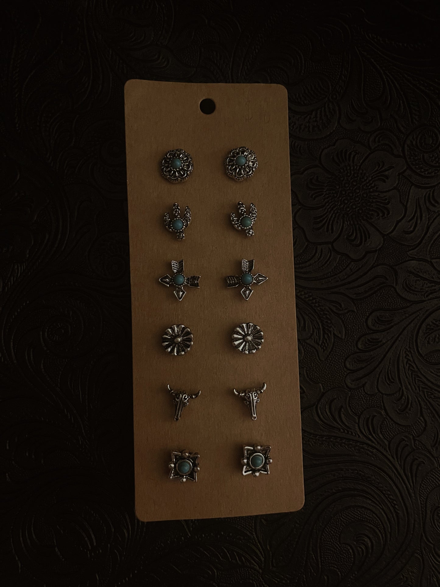 The “western way” earring pack